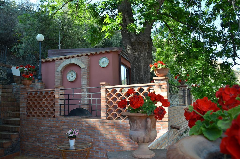 B&B Villa Vittoria Джардини-Наксос Экстерьер фото