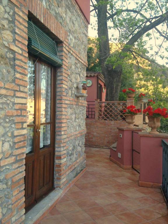 B&B Villa Vittoria Джардини-Наксос Экстерьер фото