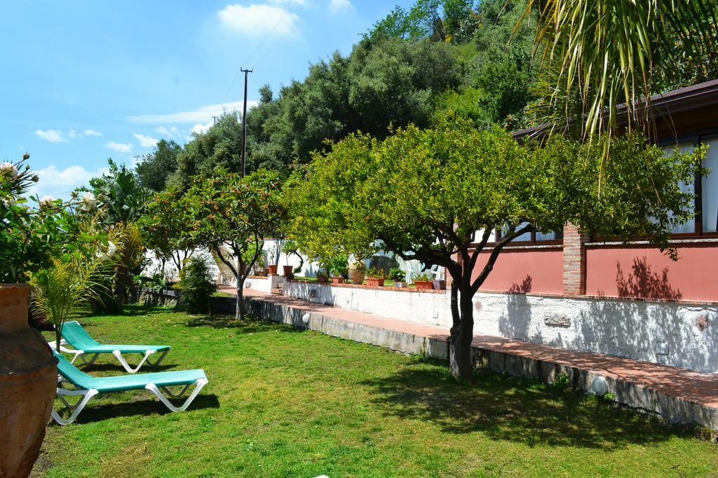 B&B Villa Vittoria Джардини-Наксос Экстерьер фото