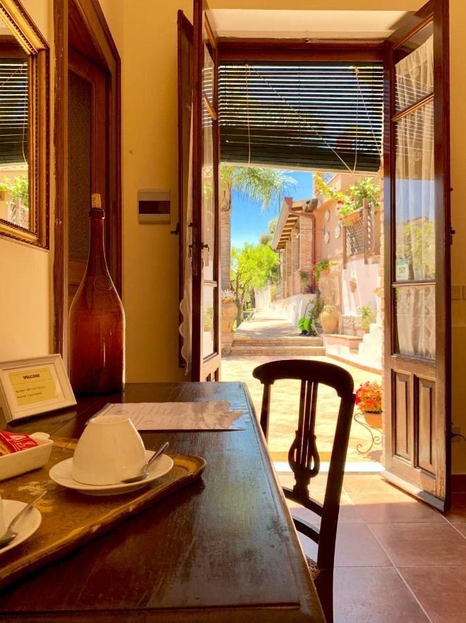 B&B Villa Vittoria Джардини-Наксос Экстерьер фото